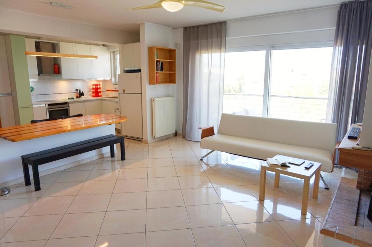 Piraeus Bright Apt Exterior photo