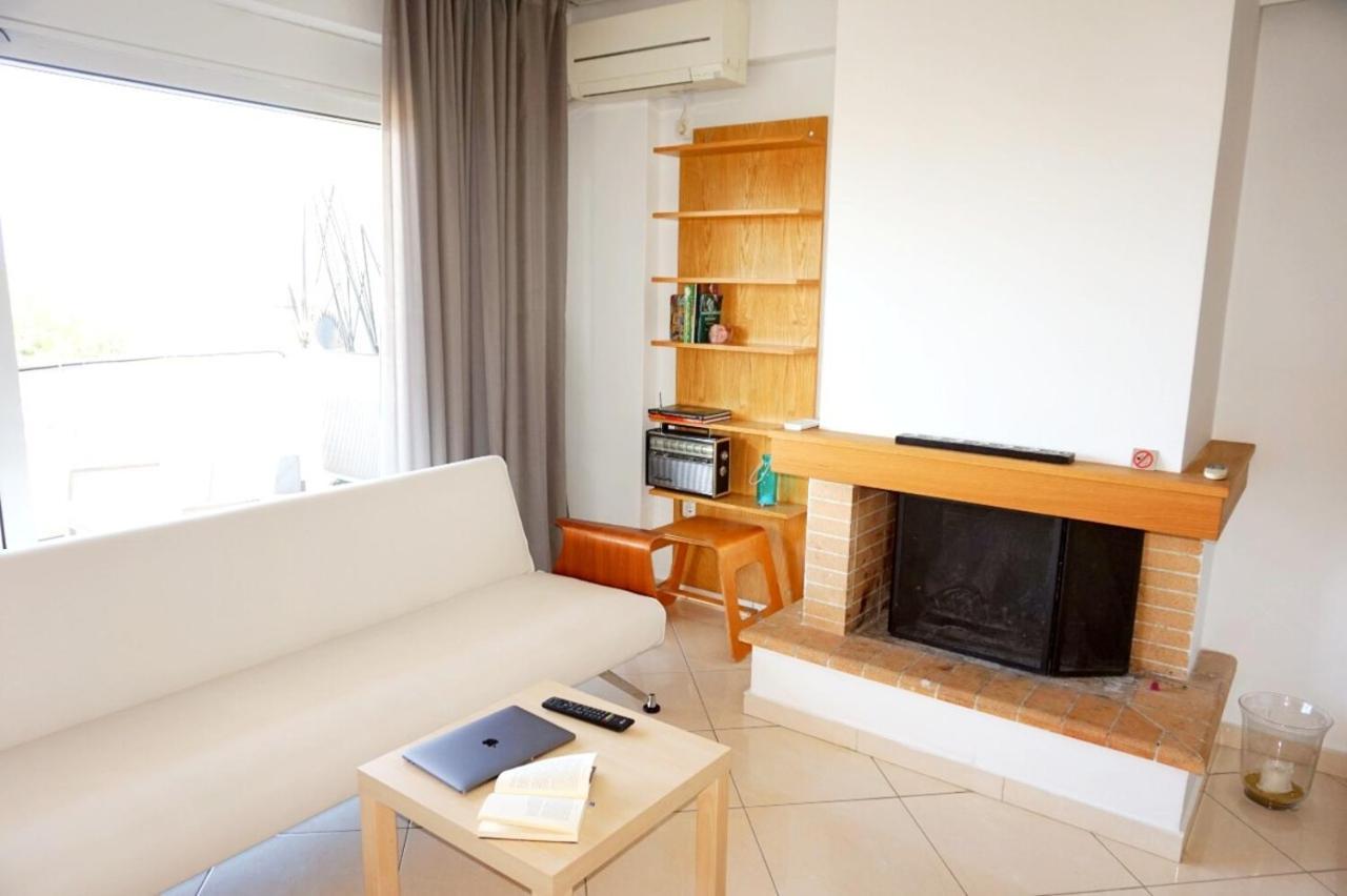 Piraeus Bright Apt Exterior photo