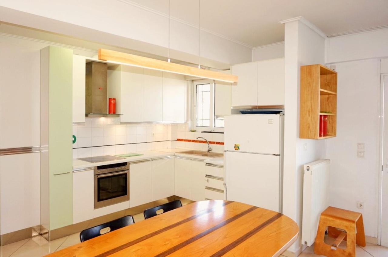 Piraeus Bright Apt Exterior photo