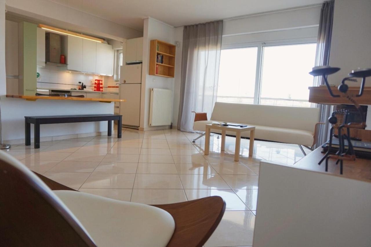 Piraeus Bright Apt Exterior photo