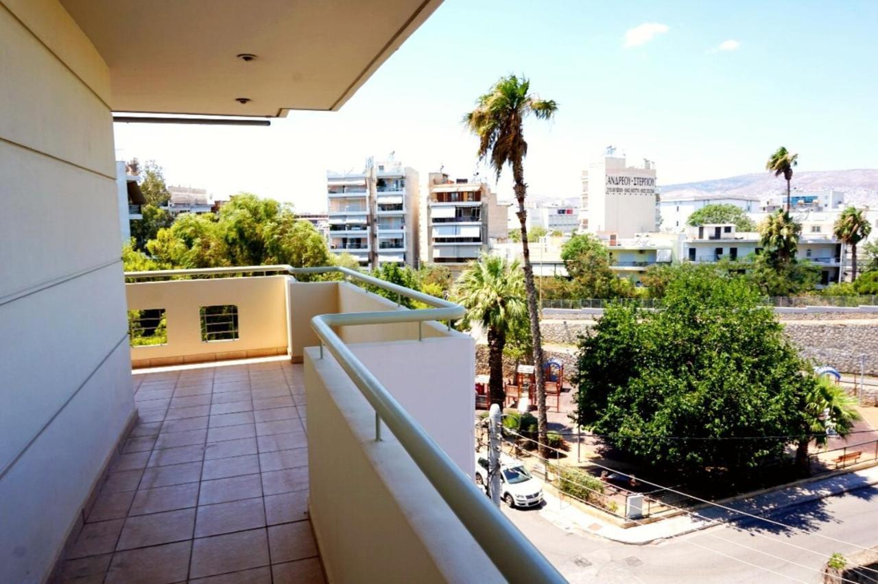 Piraeus Bright Apt Exterior photo